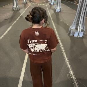 trust the process t shirt marron (copie)